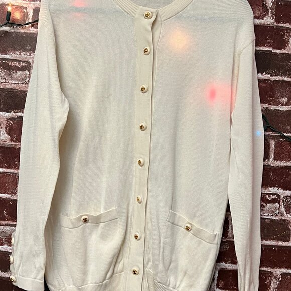 Vintage CHANEL Boutique Cream Knit Cardigan with Gold CC Logo Buttons - Picture 2 of 12